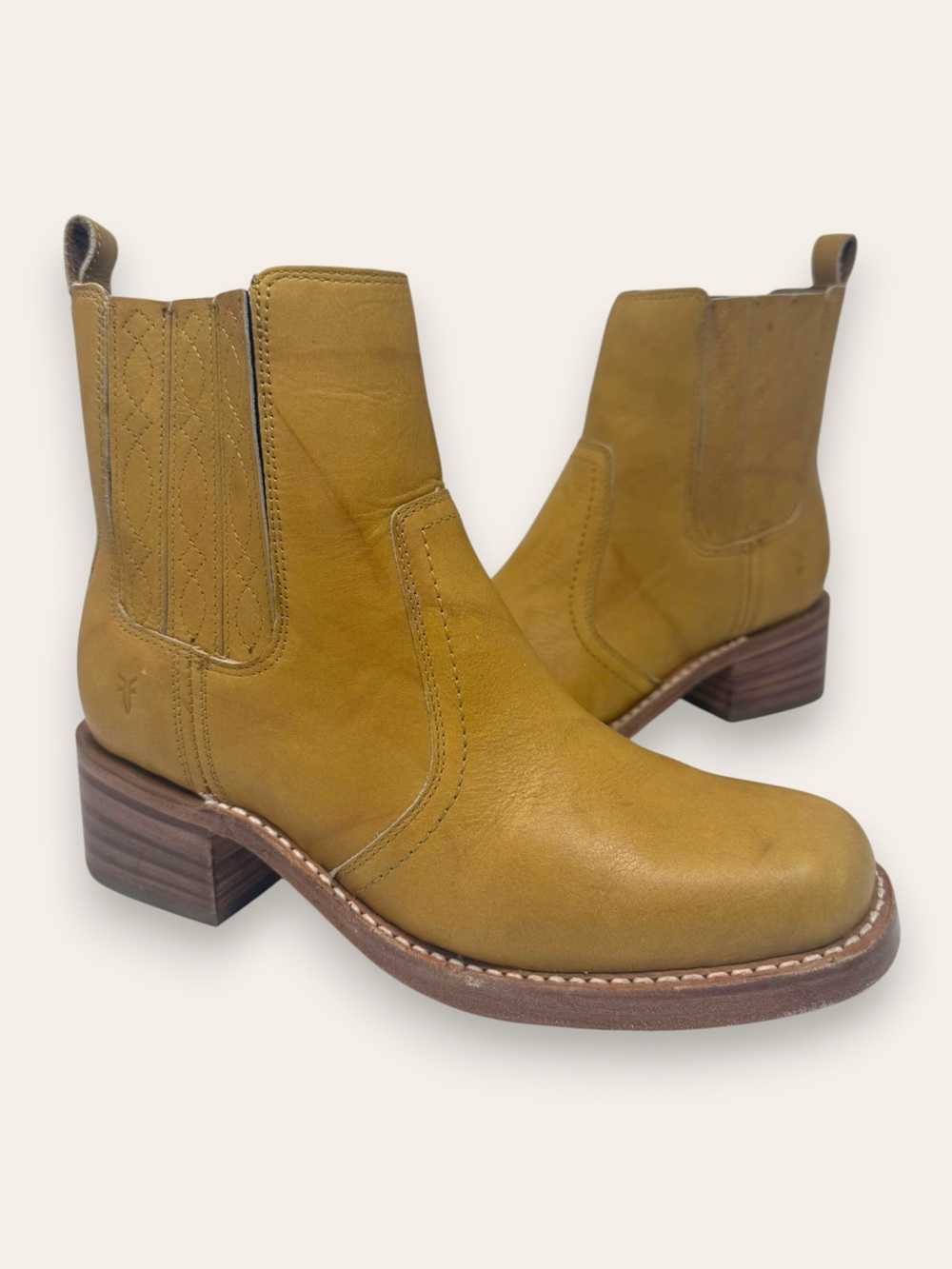 FRYE Banana Leather Chelsea Ankle Boots Embroidered Side Zippered 9 Women’s